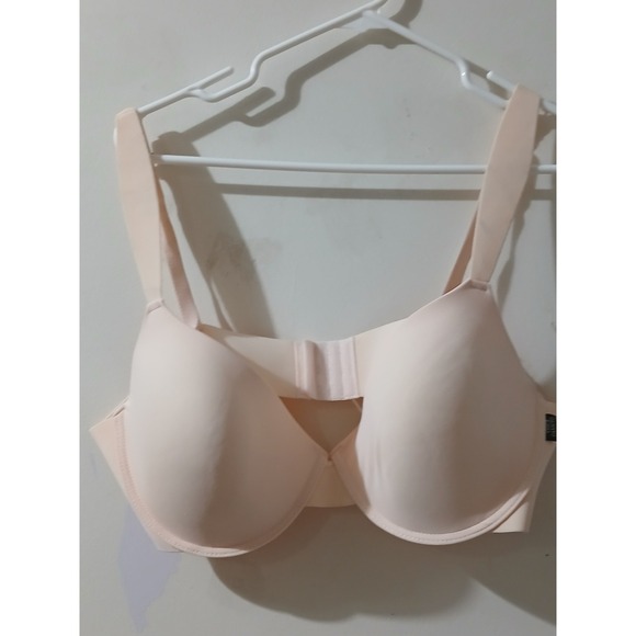 Vince Camuto Other - Vince Camuto 42D Full Coverage Bra Nude Underwire Adjustable Straps